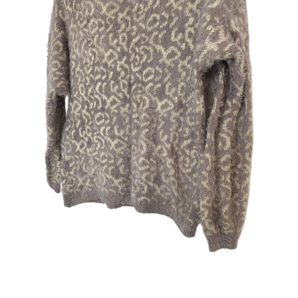 Victoria Women's Leopard Print Fuzzy Knit Sweater L XL - Picture 8 of 11